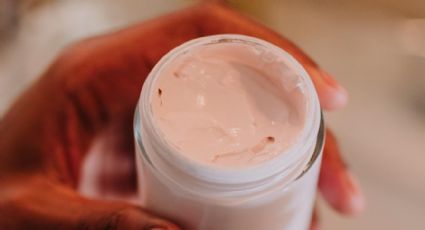Crema hidratante casera con maicena para tener piel de porcelana sin arrugas y sin manchas