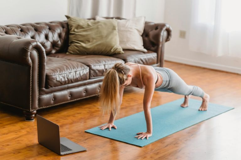 3 posturas de yoga para tener abdomen plano