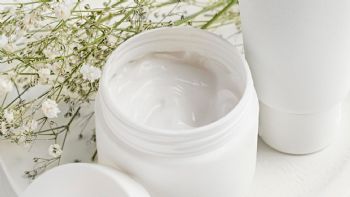 Colágeno puro: Crema hidratante casera para rejuvenecer a los 60 y eliminar arrugas o manchas