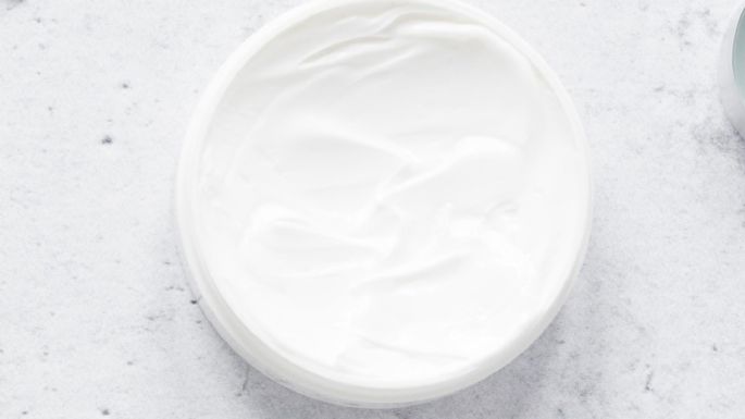 Crema antiarrugas hecha en casa para tener piel de porcelana sin manchas ni líneas de expresión