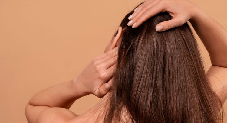 Haz este sencillo masaje capilar para estimular el crecimiento del cabello en forma natural