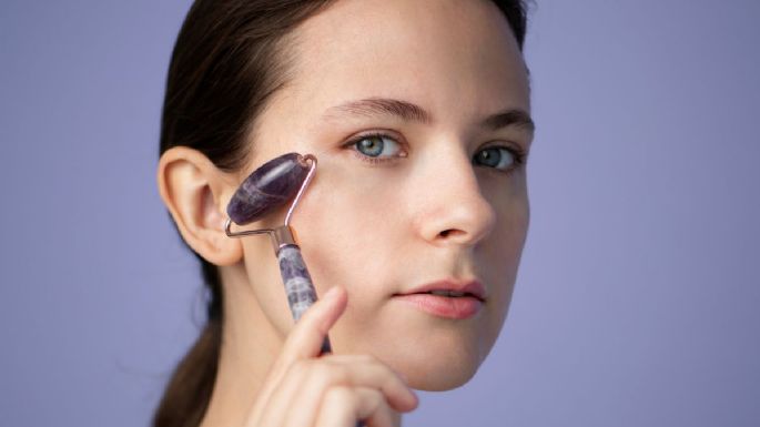Vaselina: Cómo usar como crema nocturna para alisar las arrugas profundas de los ojos