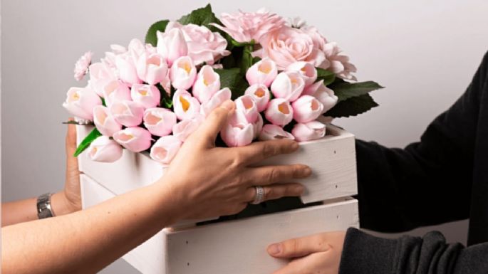 DIY: Arreglo floral con cajas de madera para regalar a mamá