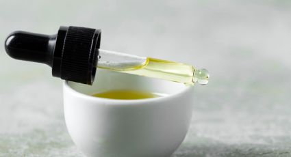 El aceite natural que debes agregar a tu crema hidratante para borrar manchas de la cara
